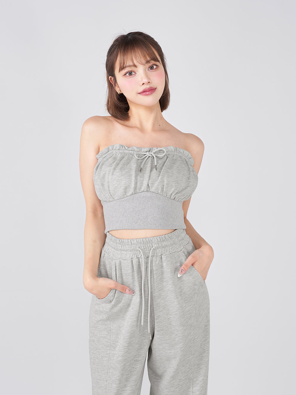 モデル:163cm(着用サイズ:FREE 着用カラー:GRY)