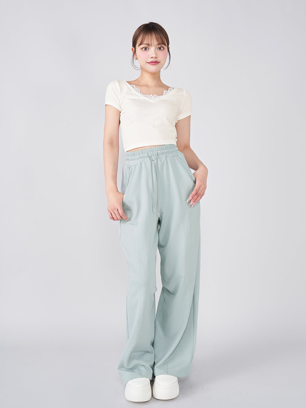モデル:163cm(着用サイズ:L 着用カラー:WHT)