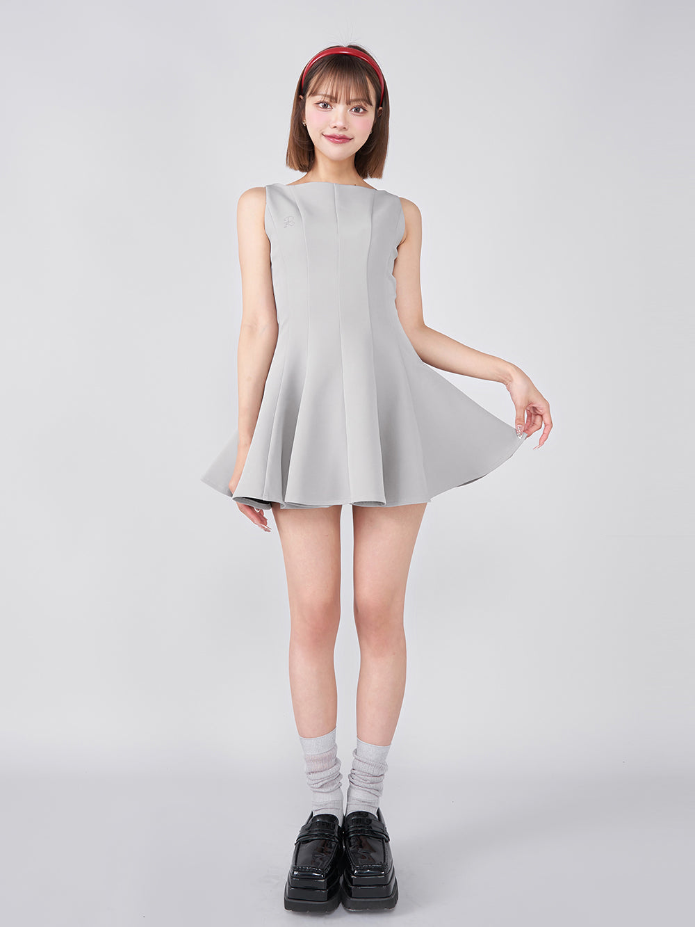 モデル:163cm(着用サイズ:FREE 着用カラー:GRY)