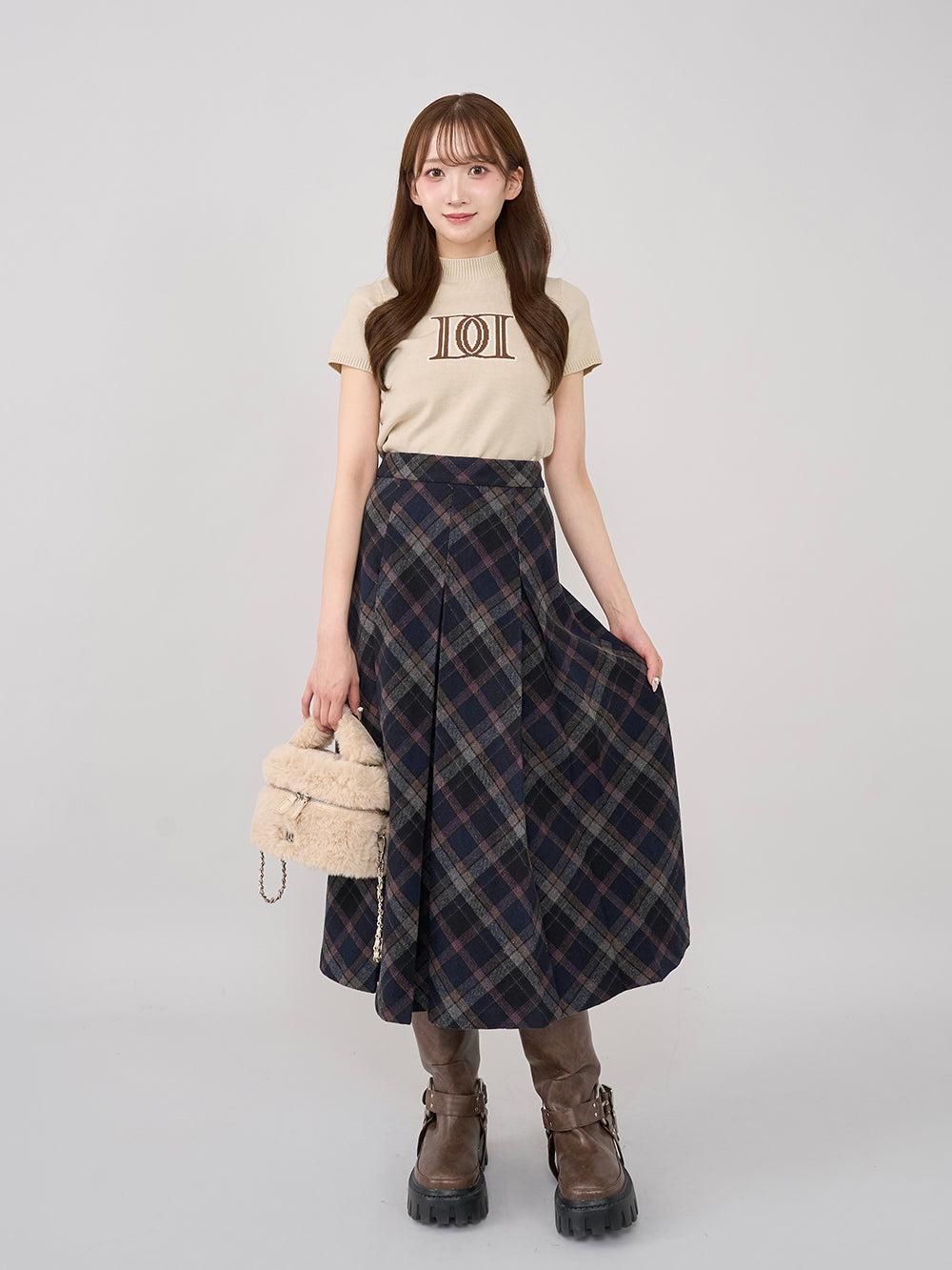 モデル:160cm(着用サイズ:FREE 着用カラー:BEG)