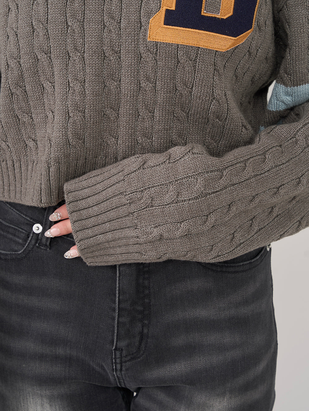 モデル:160cm(着用サイズ:FREE 着用カラー:GRY)