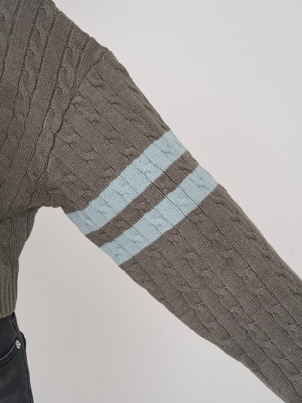 モデル:160cm(着用サイズ:FREE 着用カラー:GRY)