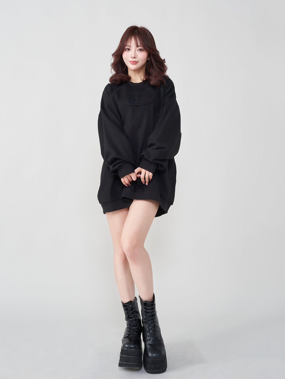 モデル:158cm(着用サイズ:FREE 着用カラー:BLK)