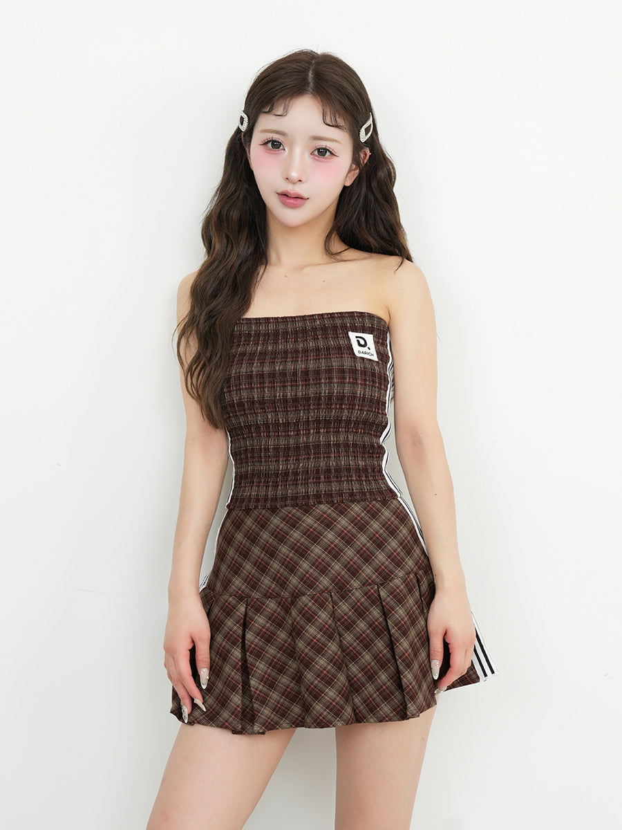 モデル:158cm(着用サイズ:S 着用カラー:RED)