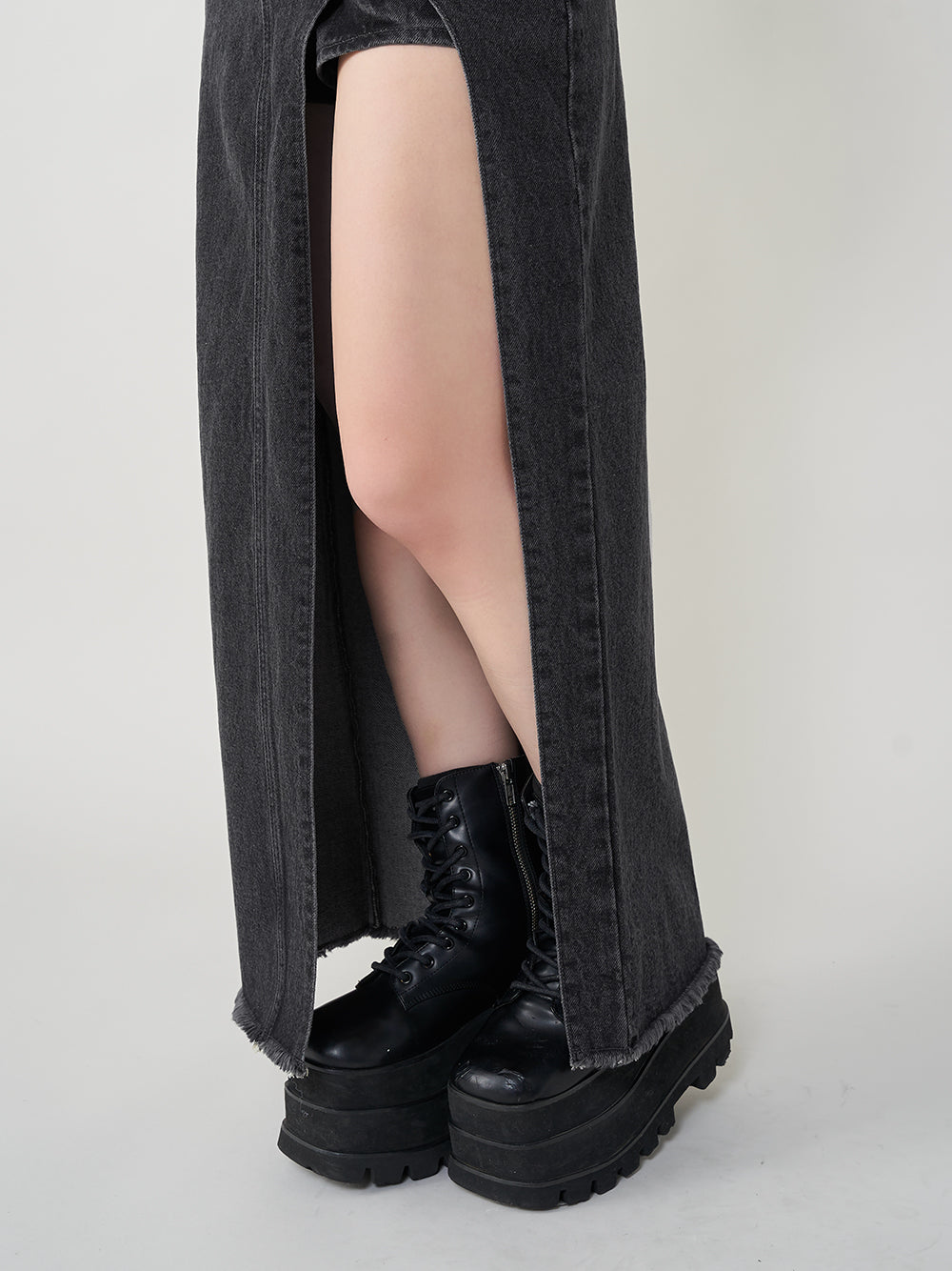 モデル:156cm(着用サイズ:S 着用カラー:BLK)