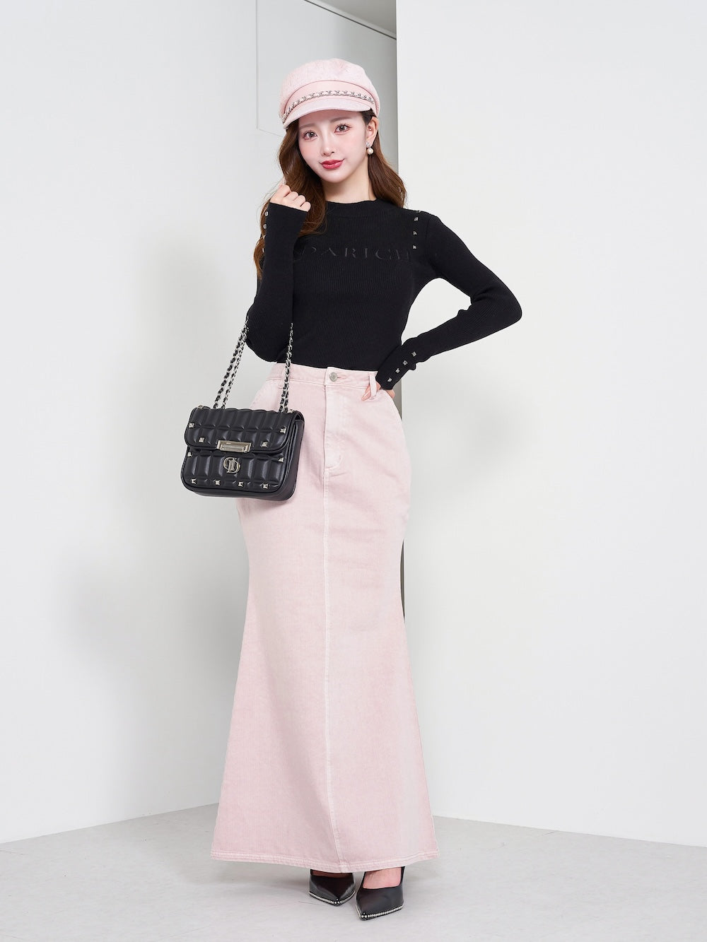 モデル:158cm(着用サイズ:FREE 着用カラー:BLK)