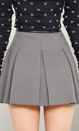 モデル:158cm(着用サイズ:S 着用カラー:GRY)