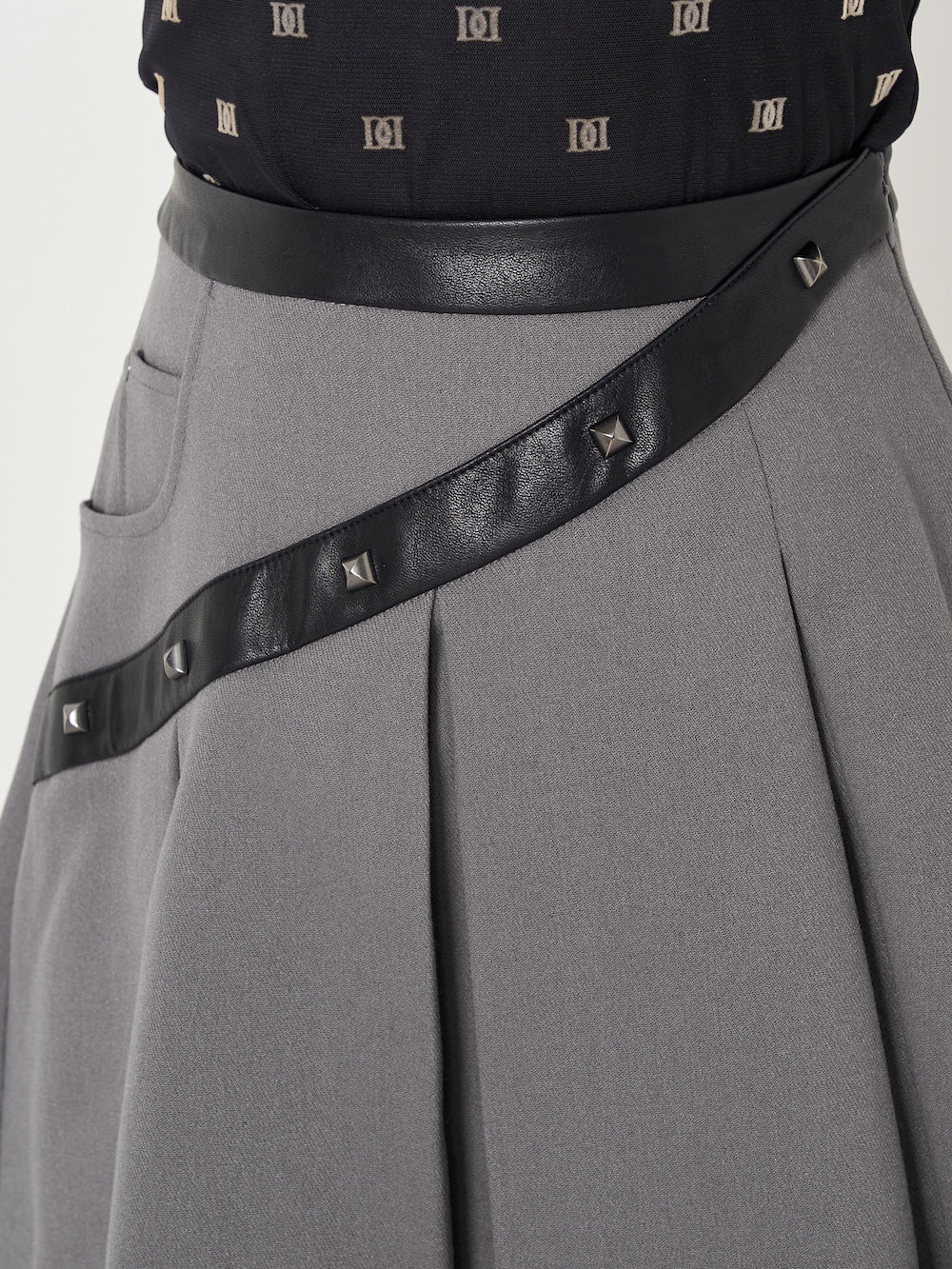 モデル:158cm(着用サイズ:S 着用カラー:GRY)