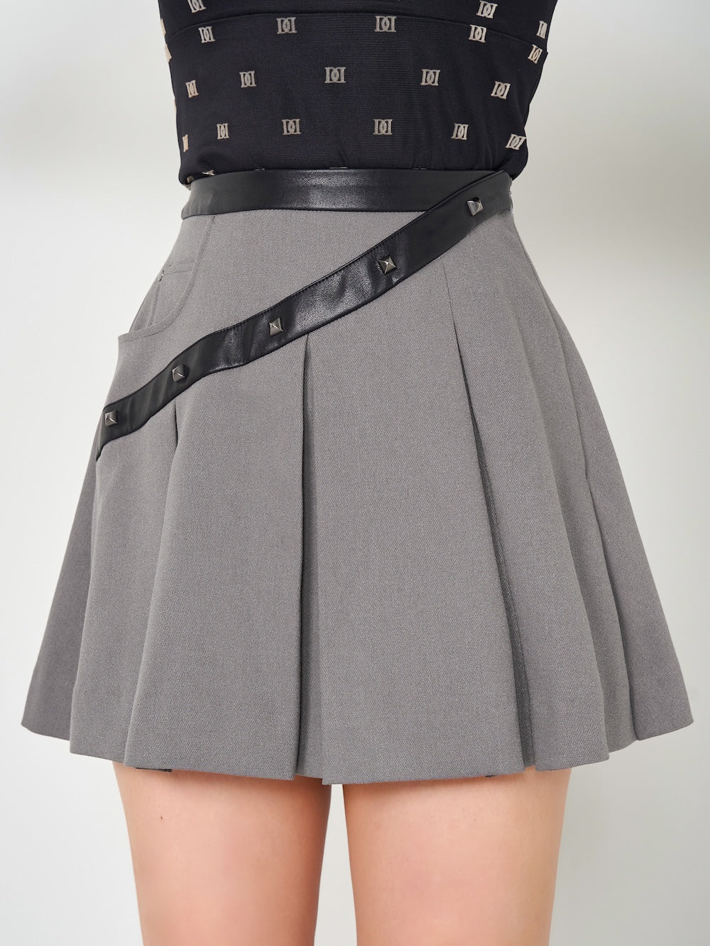 モデル:158cm(着用サイズ:S 着用カラー:GRY)