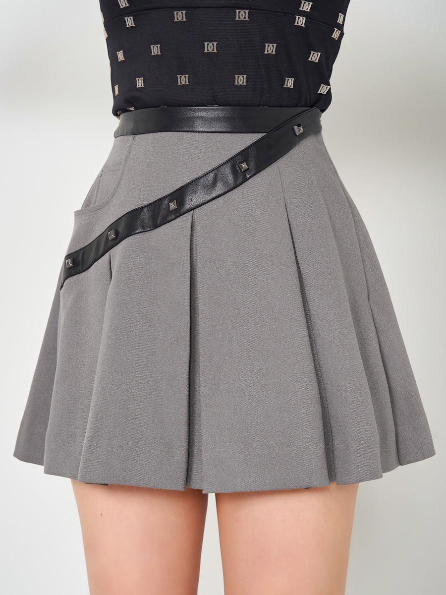 モデル:158cm(着用サイズ:S 着用カラー:GRY)