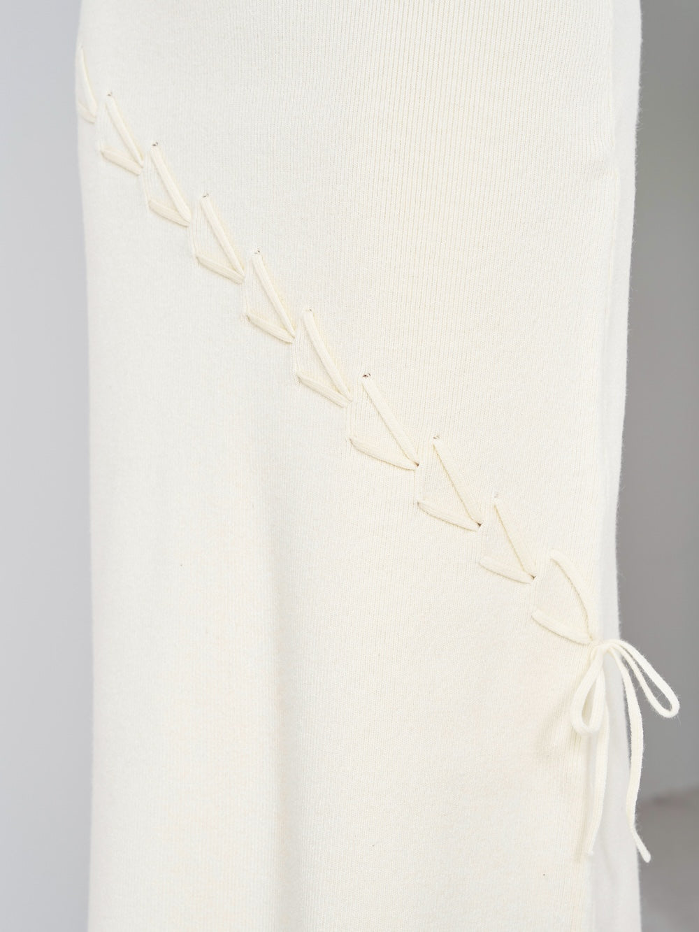 モデル:158cm(着用サイズ:FREE 着用カラー:WHT)