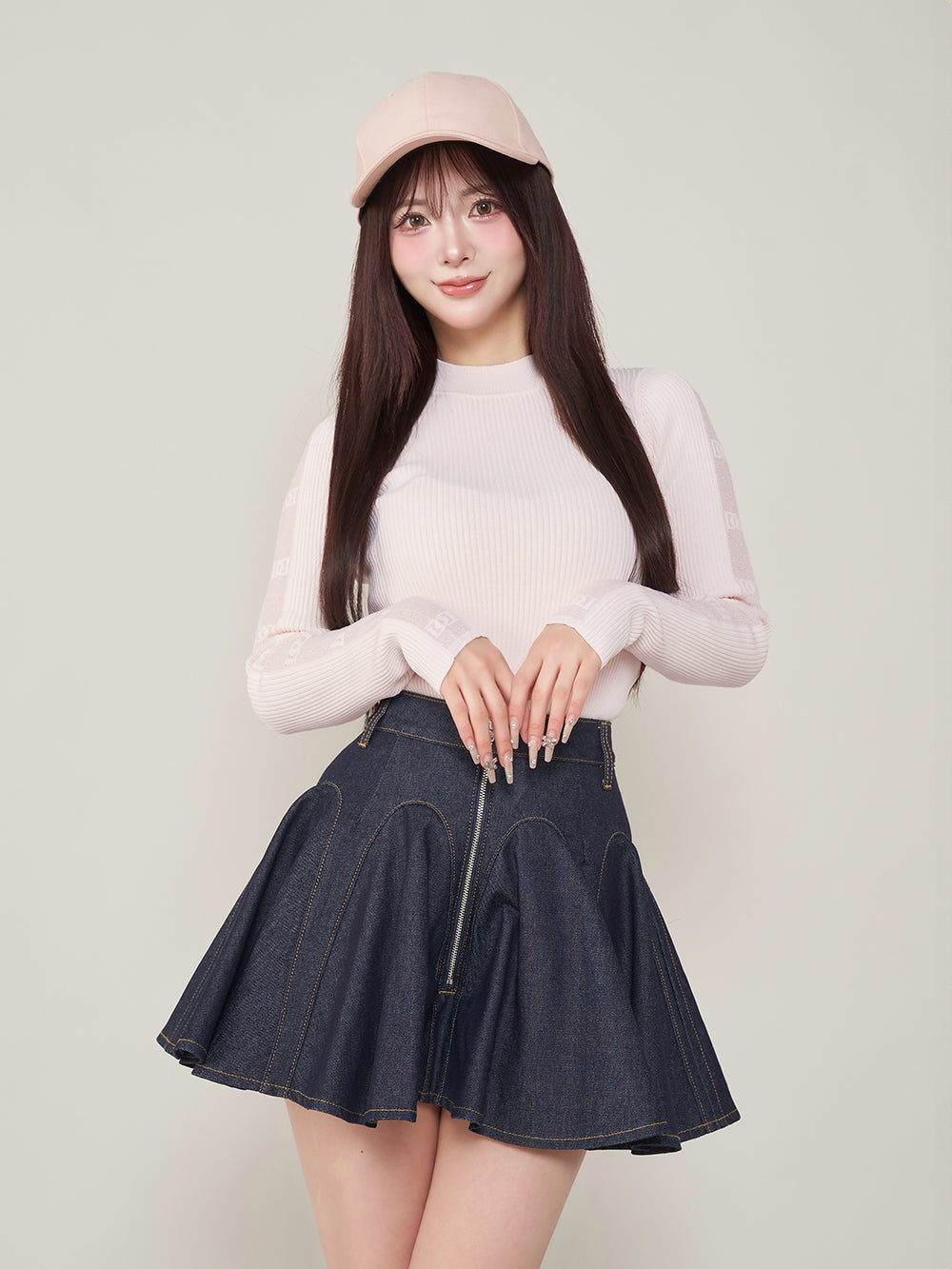 モデル:158cm(着用サイズ:FREE 着用カラー:PNK)