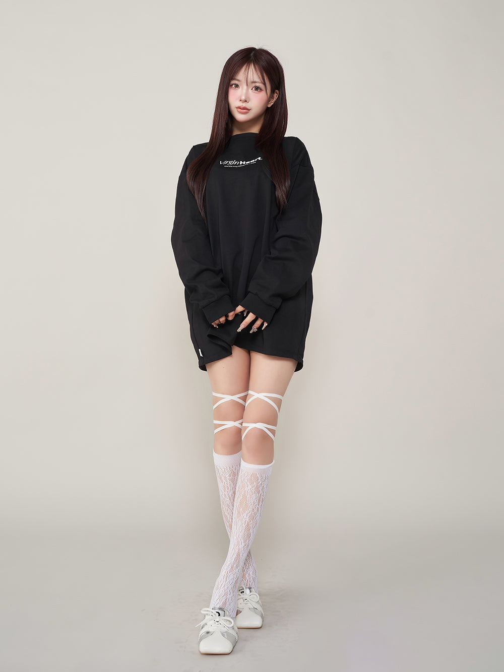モデル:158cm(着用サイズ:FREE 着用カラー:BLK)
