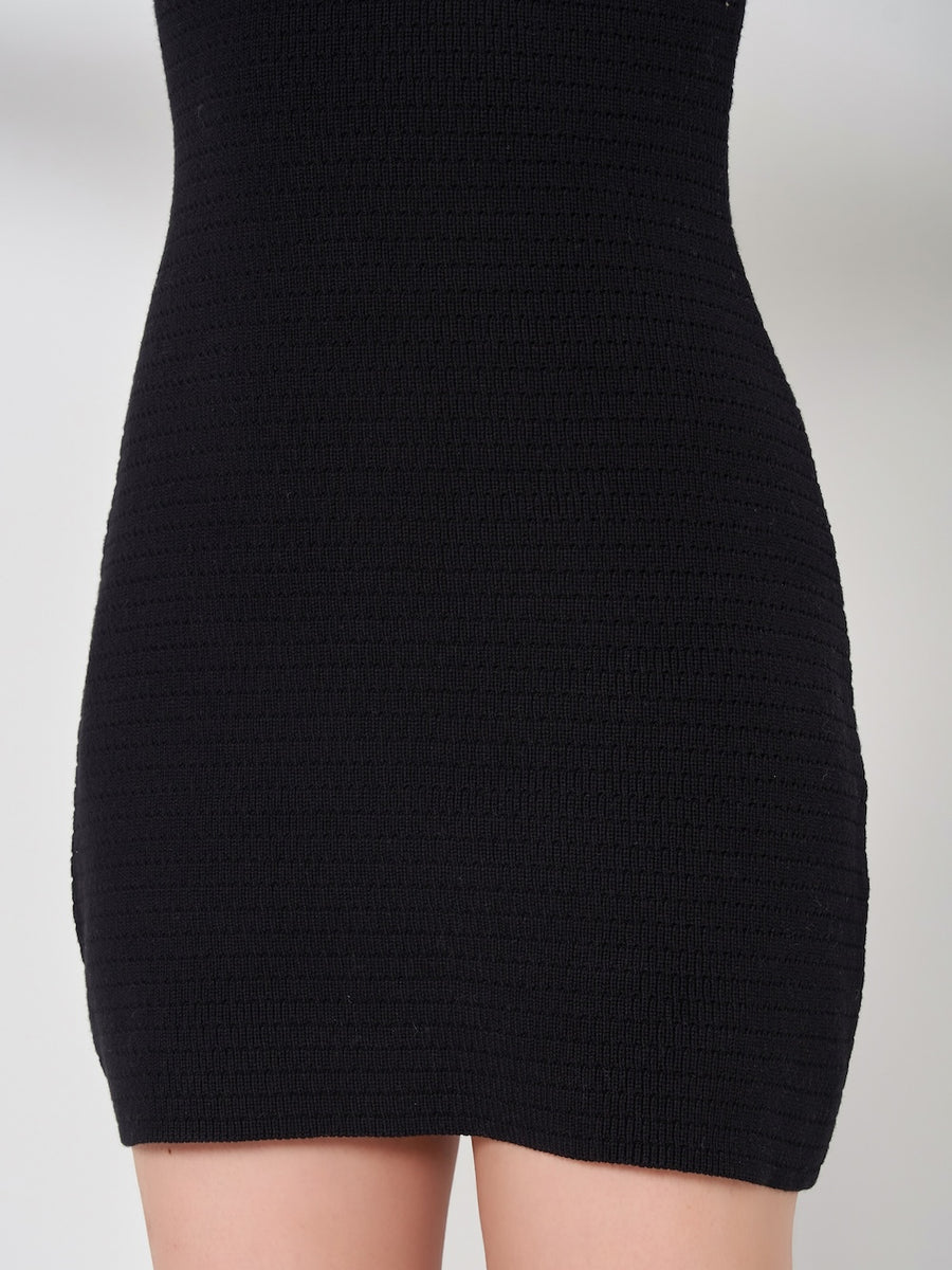 モデル:158cm(着用サイズ:FREE 着用カラー:BLK)