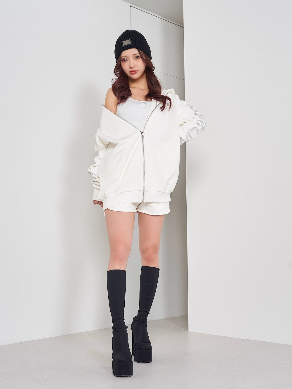 モデル:158cm(着用サイズ:FREE 着用カラー:WHT)