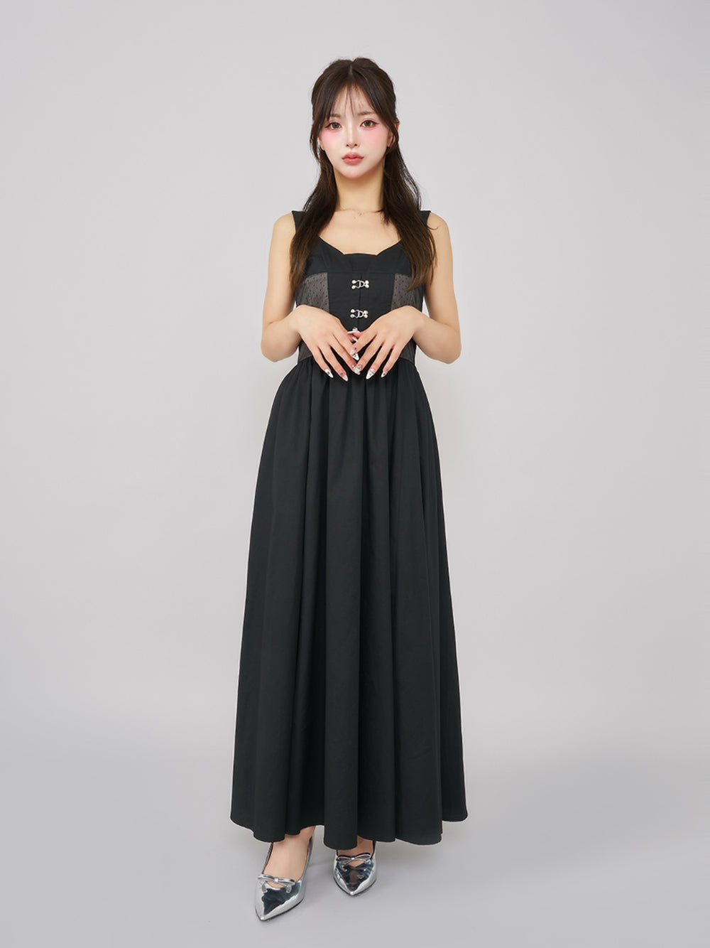 モデル:158cm(着用サイズ:FREE 着用カラー:BLK)