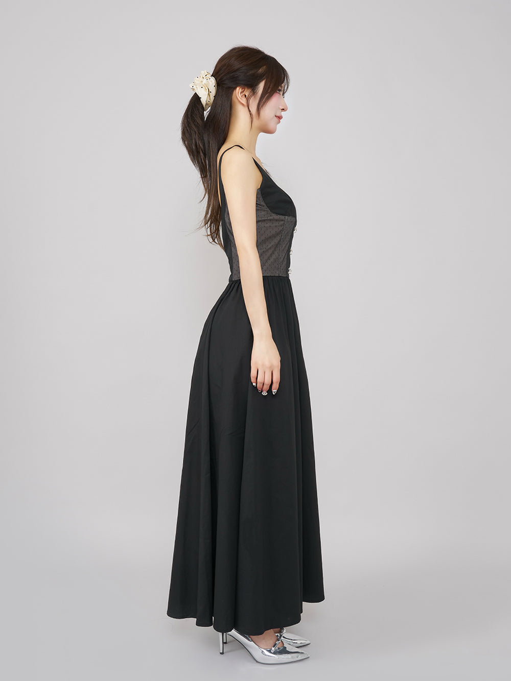 モデル:158cm(着用サイズ:FREE 着用カラー:BLK)