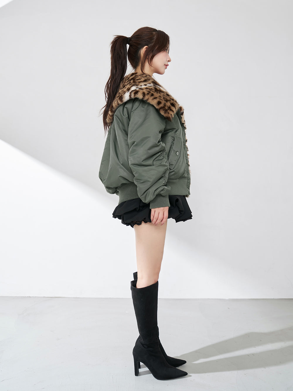 モデル:158cm(着用サイズ:FREE 着用カラー:KHA)