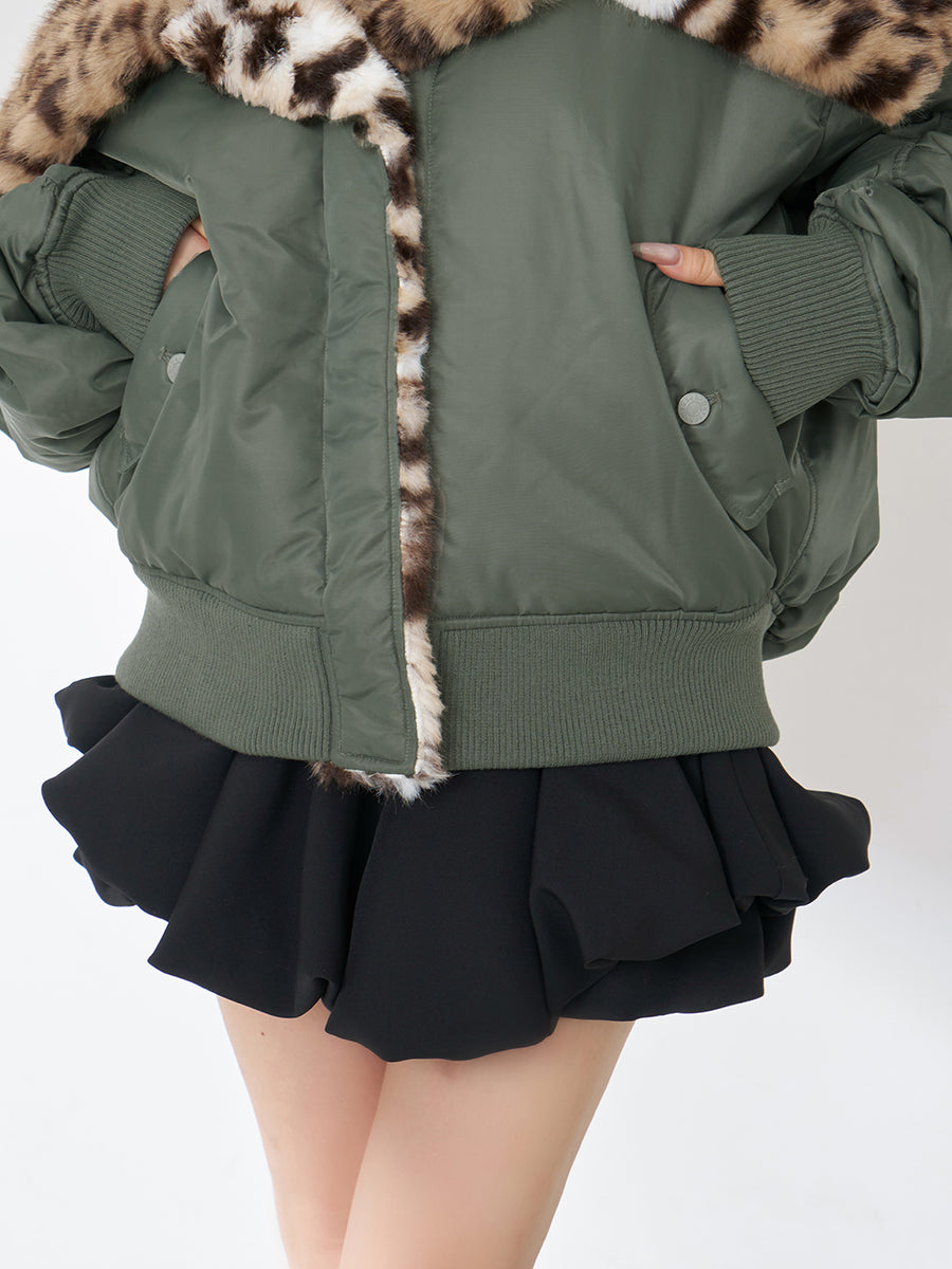 モデル:158cm(着用サイズ:FREE 着用カラー:KHA)