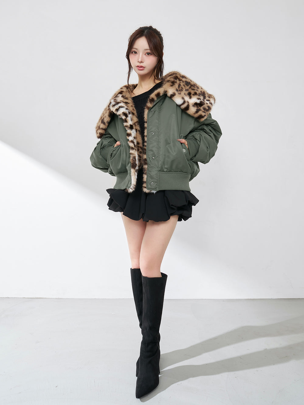 モデル:158cm(着用サイズ:FREE 着用カラー:KHA)
