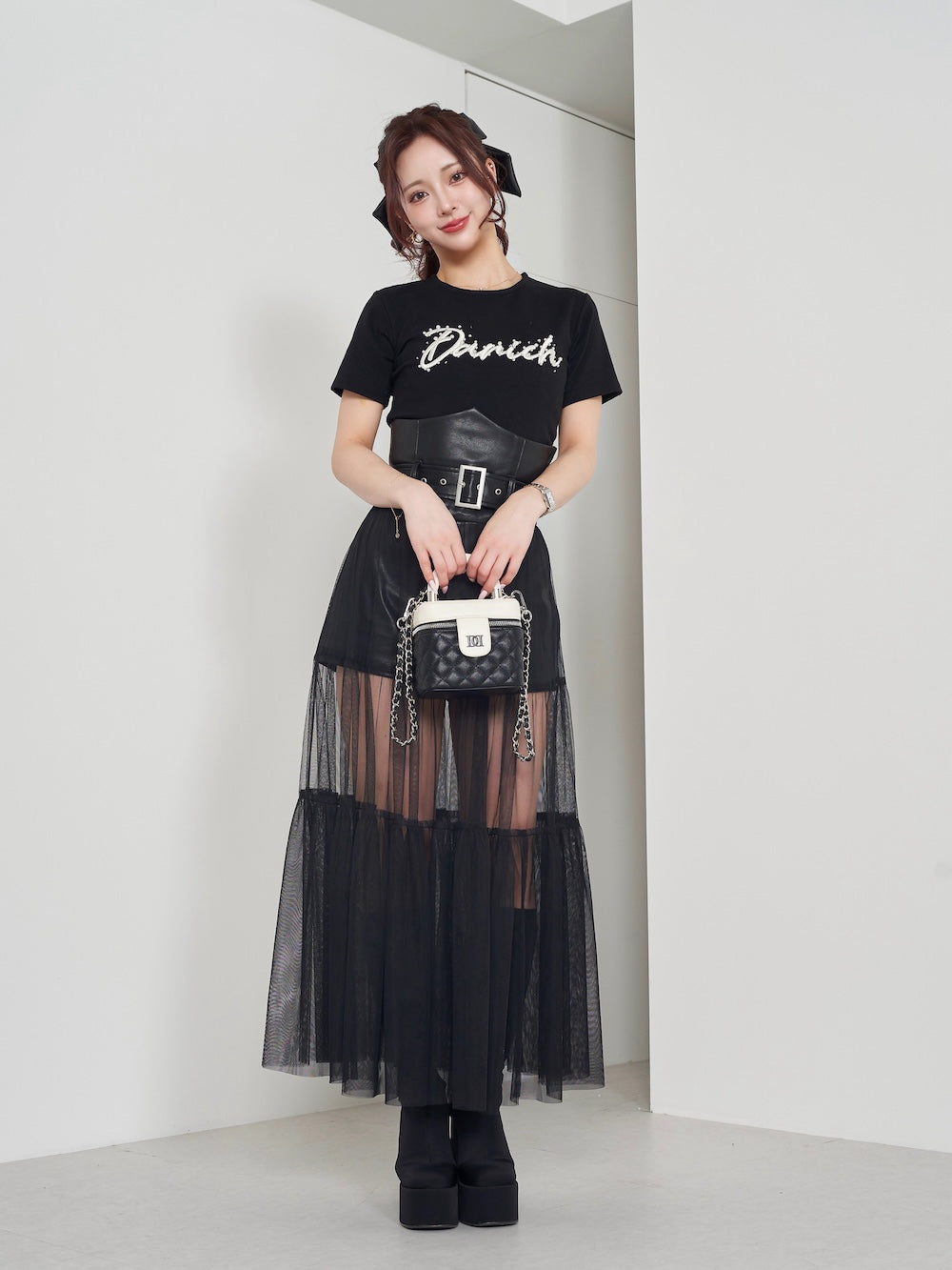 モデル:158cm(着用サイズ:FREE 着用カラー:BLK)