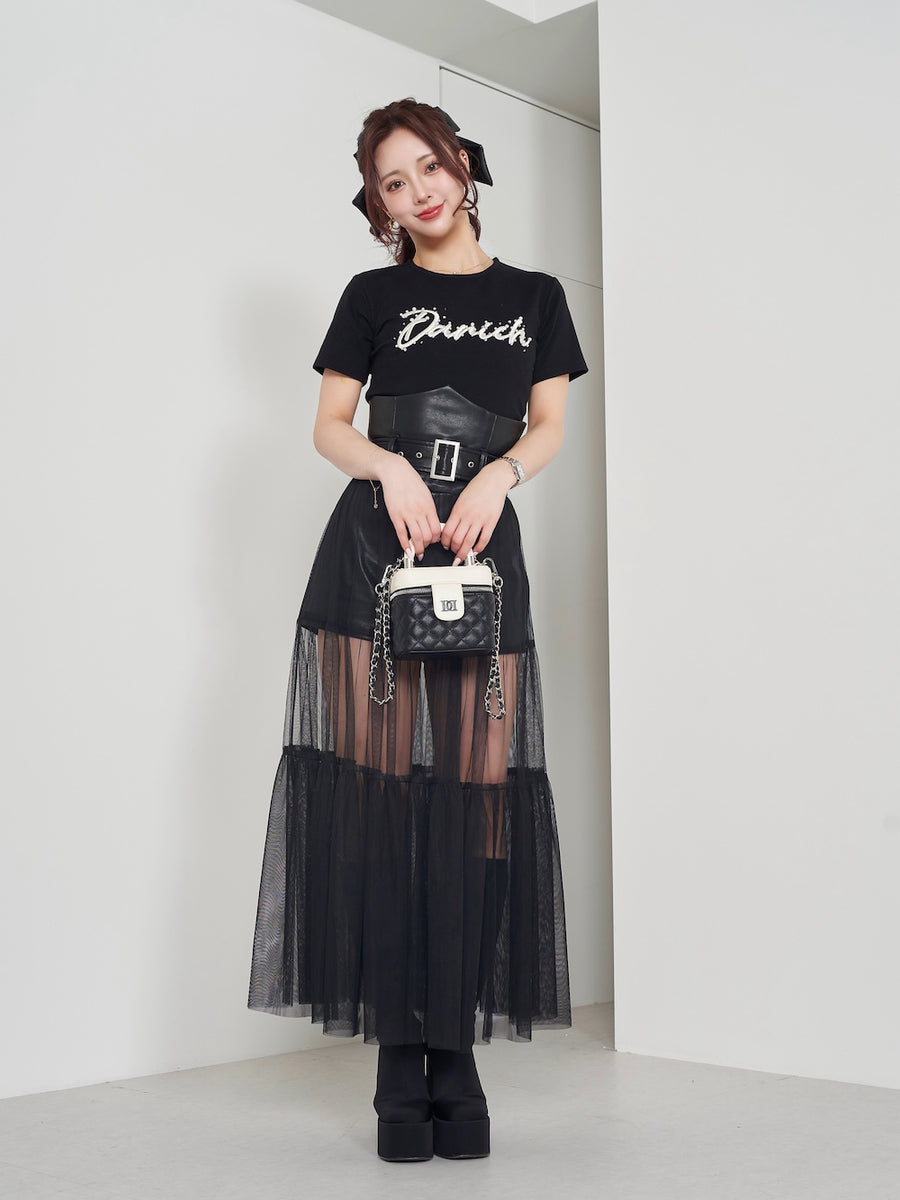 モデル:158cm(着用サイズ:FREE 着用カラー:BLK)