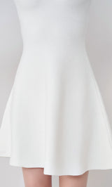 モデル:158cm(着用サイズ:FREE 着用カラー:WHT)