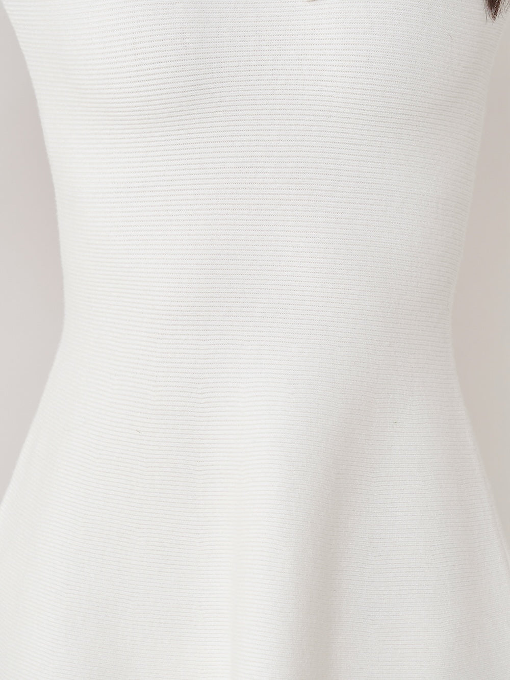 モデル:158cm(着用サイズ:FREE 着用カラー:WHT)