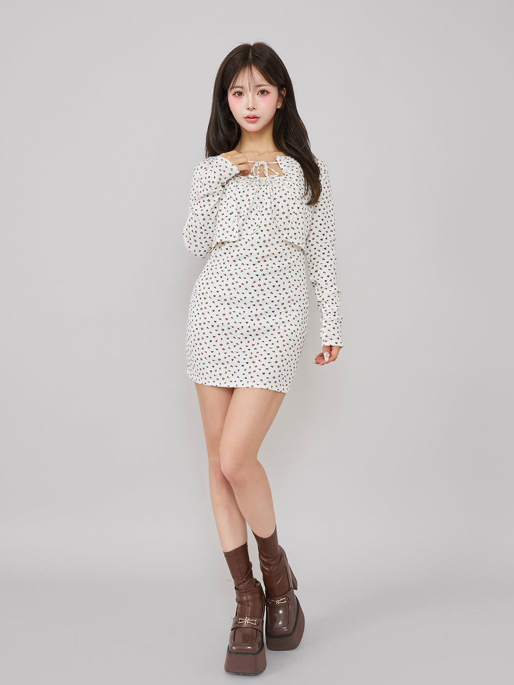 モデル:158cm(着用サイズ:FREE 着用カラー:WHT)