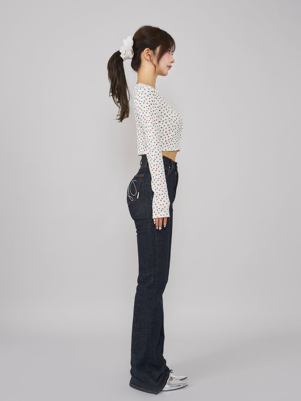 モデル:158cm(着用サイズ:FREE 着用カラー:WHT)