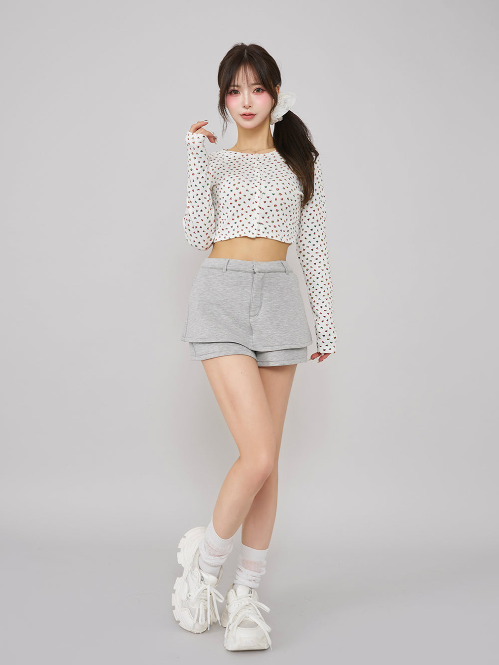 モデル:158cm(着用サイズ:FREE 着用カラー:WHT)