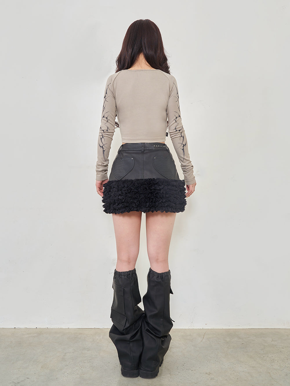 モデル:158cm(着用サイズ:S 着用カラー:BLK)