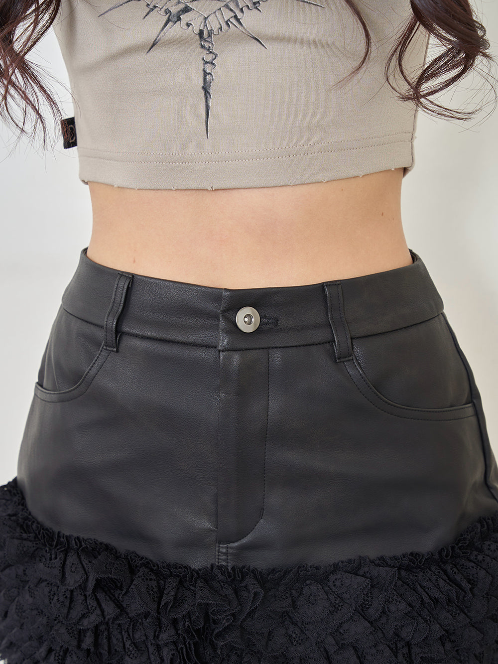モデル:158cm(着用サイズ:S 着用カラー:BLK)