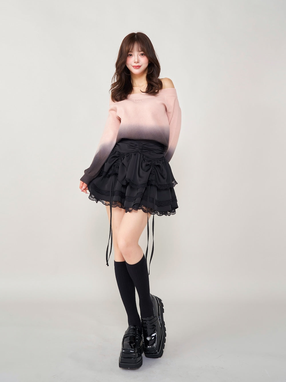 モデル:158cm(着用サイズ:FREE 着用カラー:BLK)