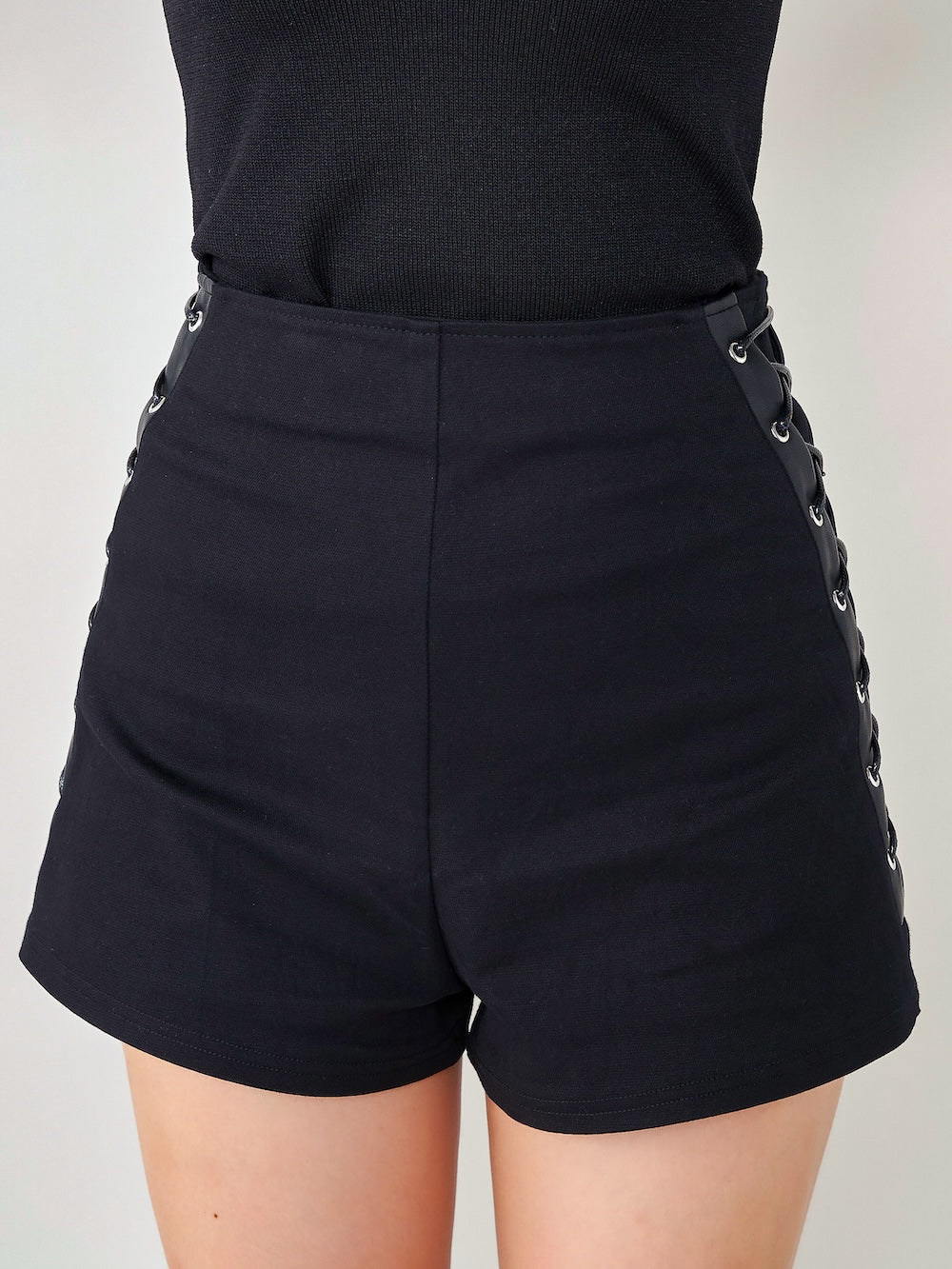 モデル:158cm(着用サイズ:S 着用カラー:BLK)