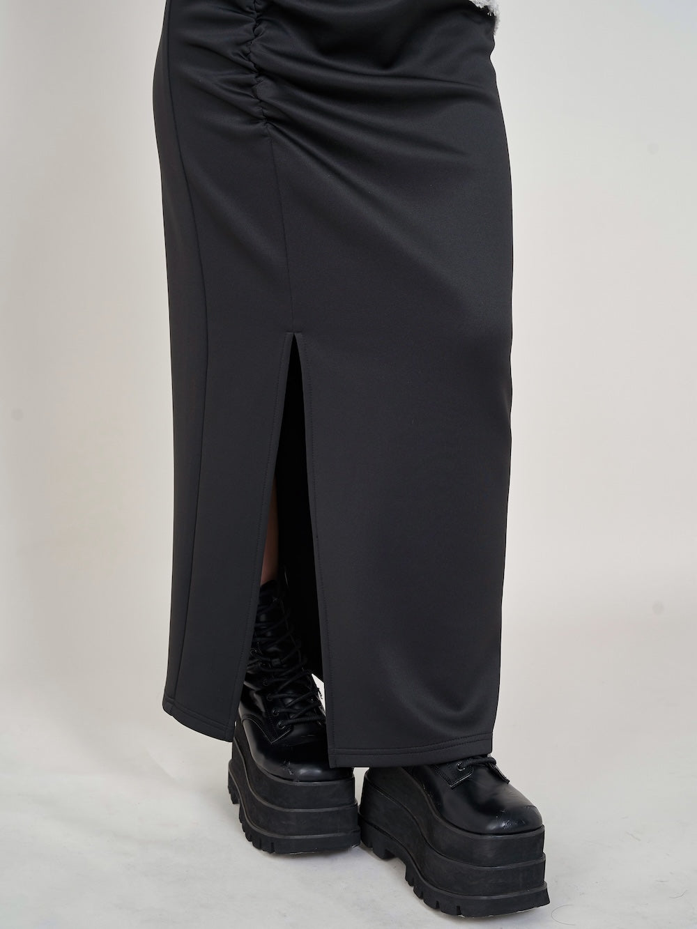 モデル:158cm(着用サイズ:S 着用カラー:BLK)