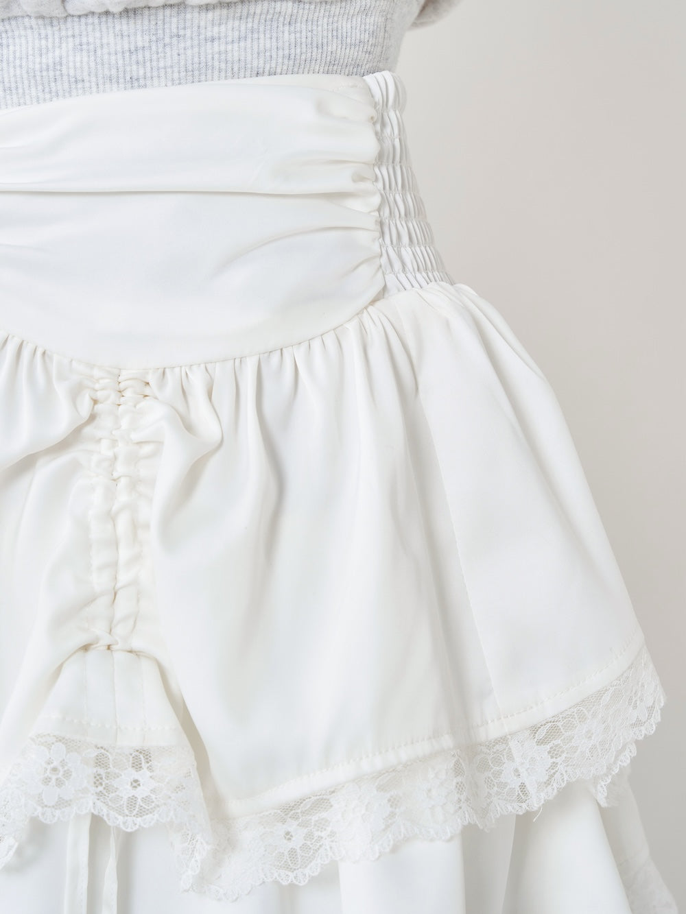 モデル:160cm(着用サイズ:FREE 着用カラー:WHT)