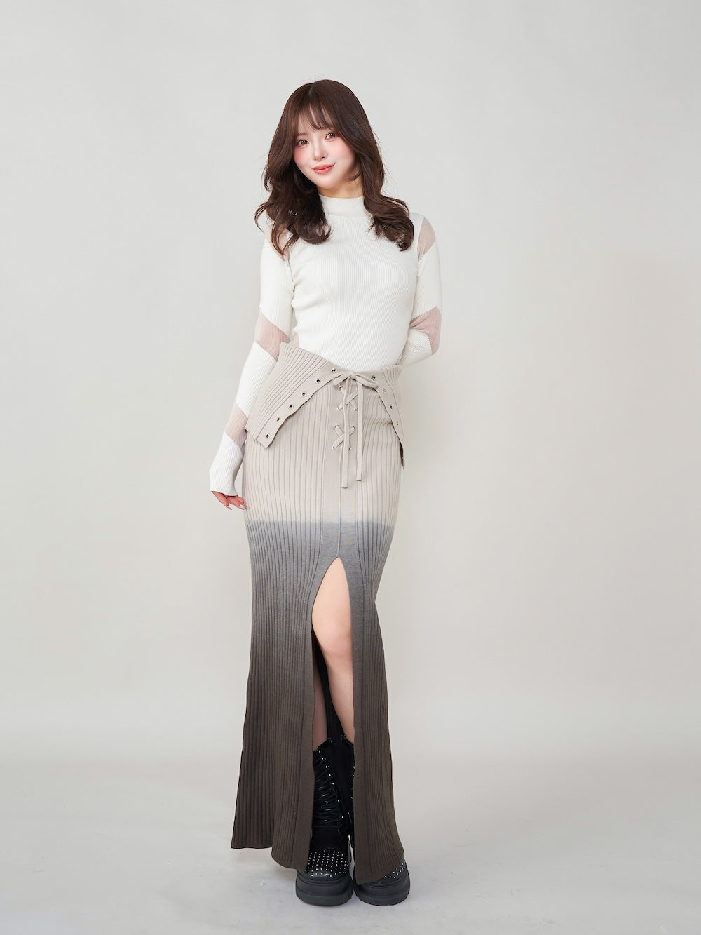 モデル:158cm(着用サイズ:FREE 着用カラー:GRY)