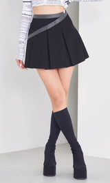モデル:163cm(着用サイズ:S 着用カラー:BLK)