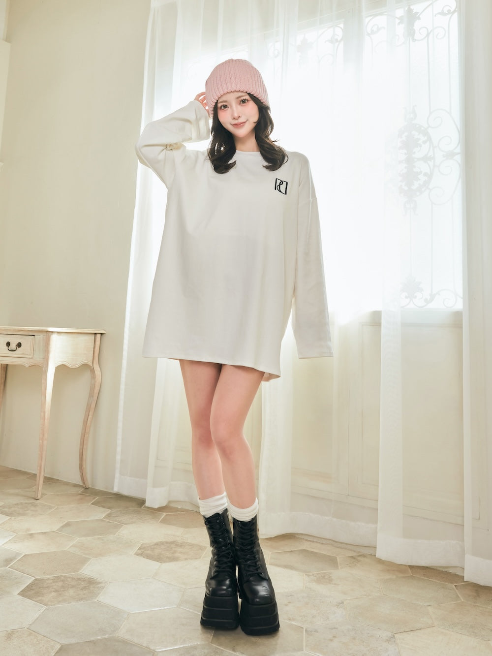 モデル:158cm(着用サイズ:FREE 着用カラー:WHT)