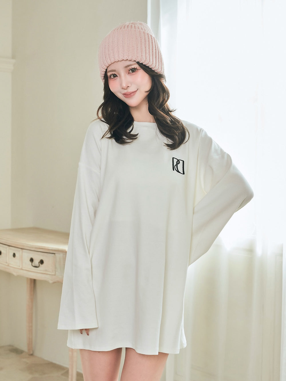 モデル:158cm(着用サイズ:FREE 着用カラー:WHT)