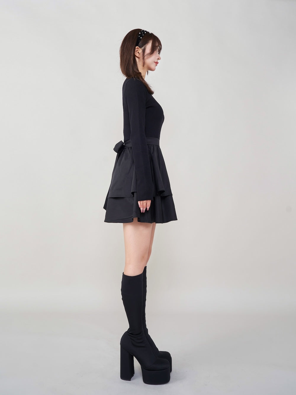 モデル:158cm(着用サイズ:FREE 着用カラー:BLK)