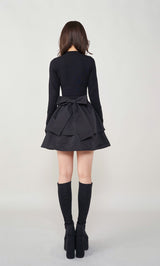 モデル:158cm(着用サイズ:FREE 着用カラー:BLK)