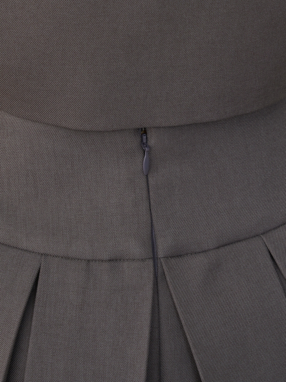 モデル:158cm(着用サイズ:S 着用カラー:GRY)