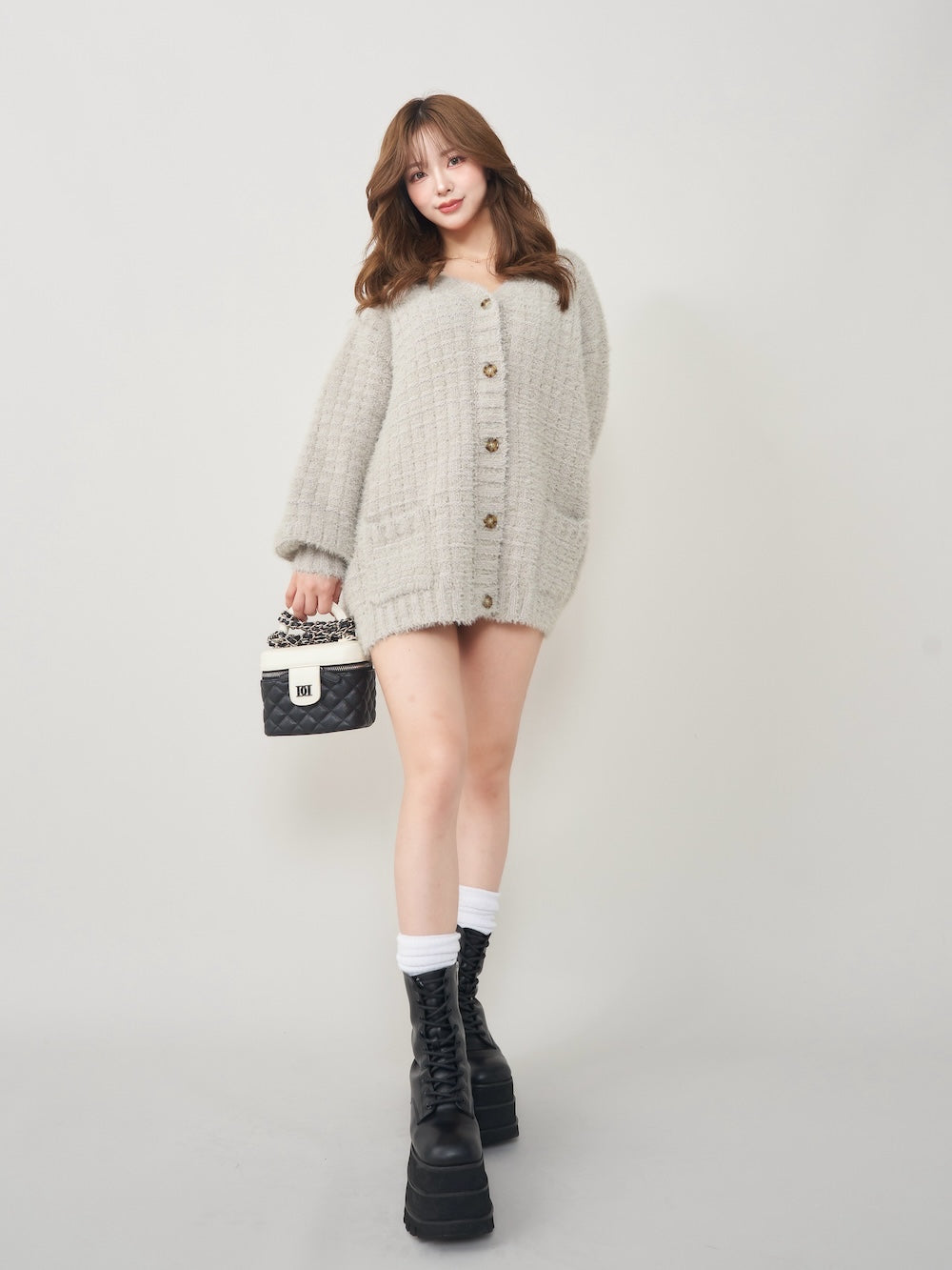 モデル:158cm(着用サイズ:FREE 着用カラー:GRY)