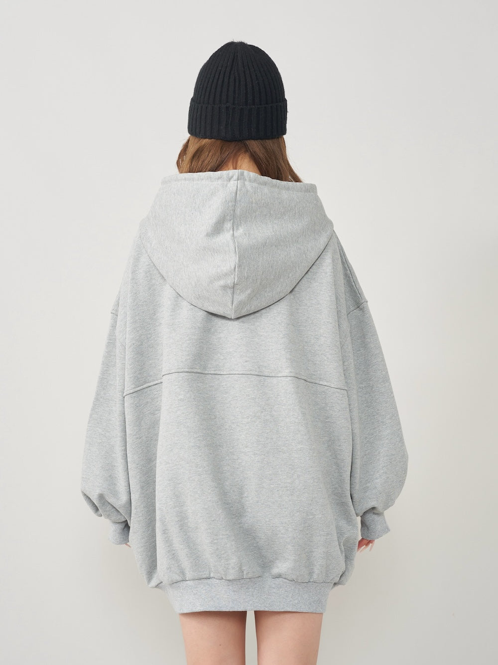 モデル:158cm(着用サイズ:FREE 着用カラー:GRY)