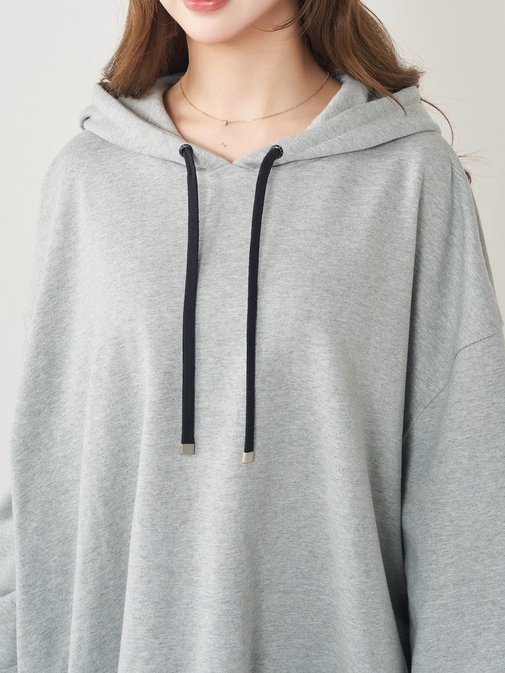 モデル:158cm(着用サイズ:FREE 着用カラー:GRY)
