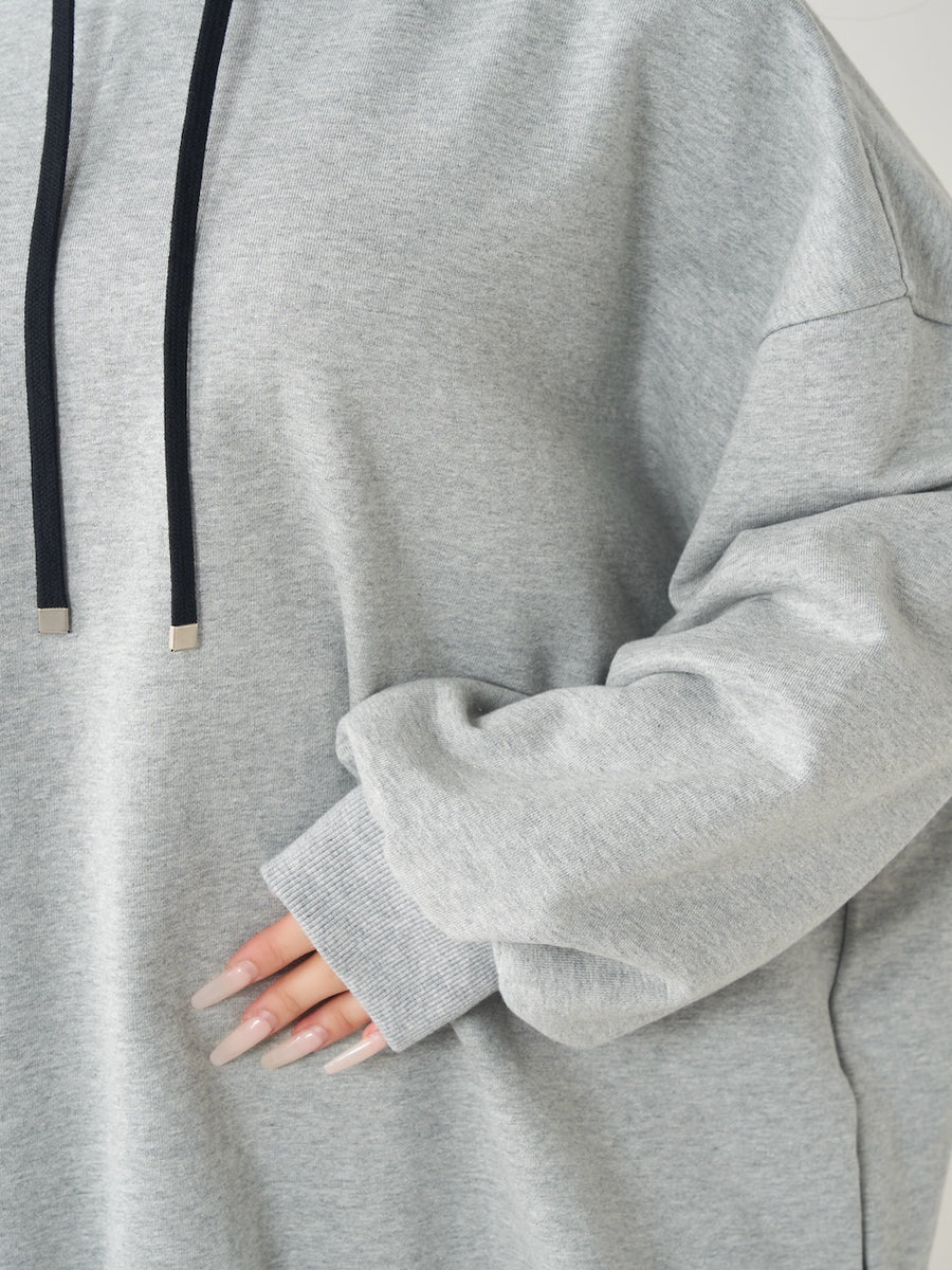 モデル:158cm(着用サイズ:FREE 着用カラー:GRY)