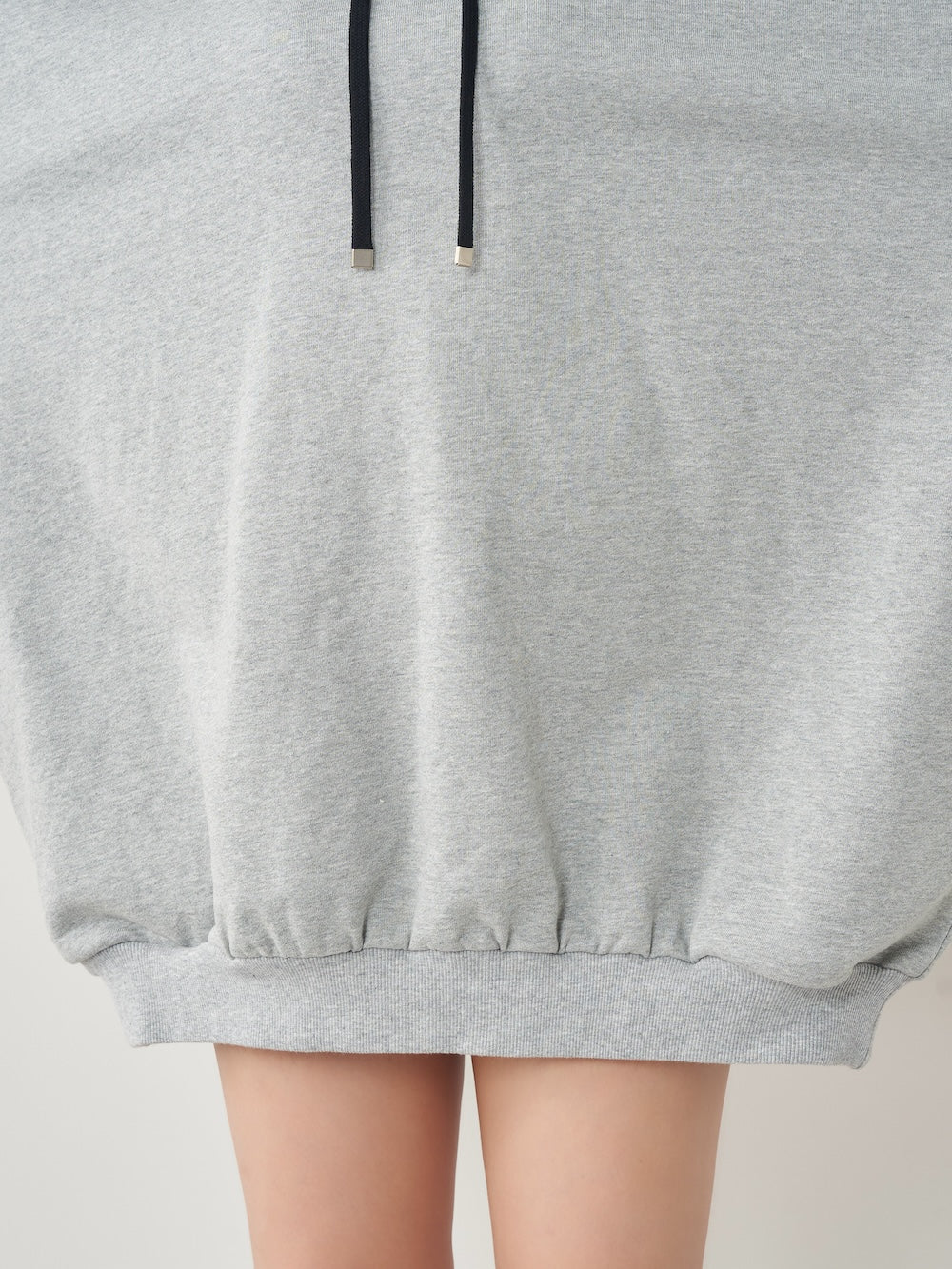 モデル:158cm(着用サイズ:FREE 着用カラー:GRY)