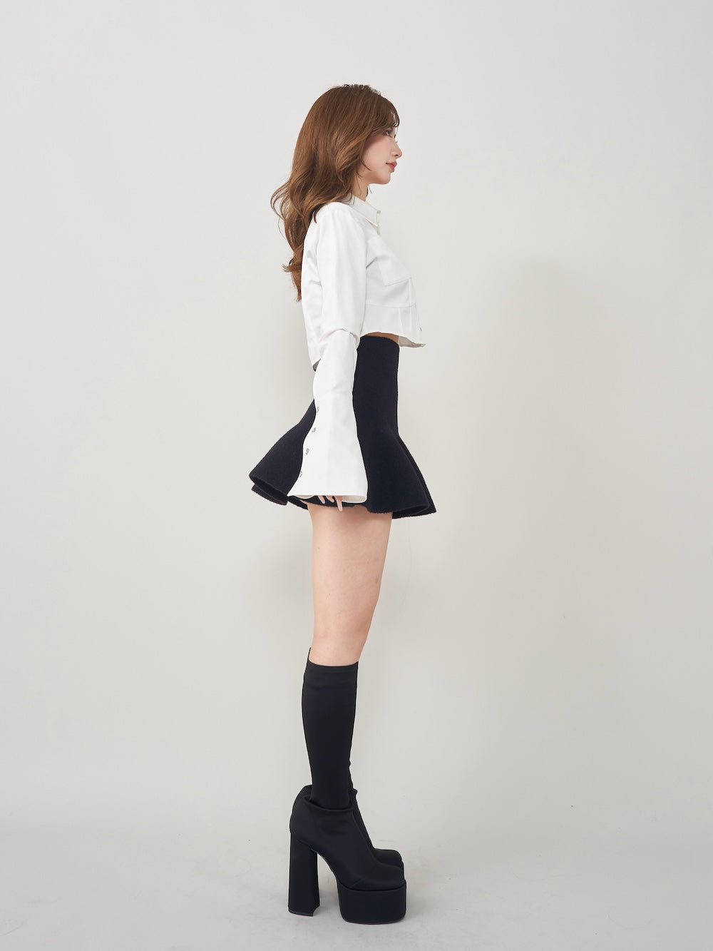 モデル:158cm(着用サイズ:FREE 着用カラー:BLK)